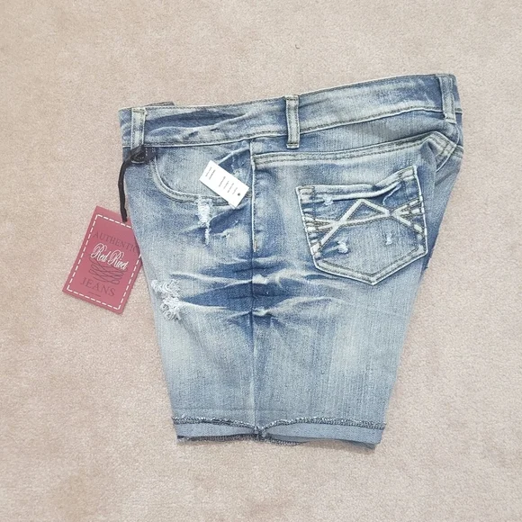 NEW Red Rivet Denim Shorts Cotten Stretch Blend Distressed Woman's Size 5 - Picture 3 of 10